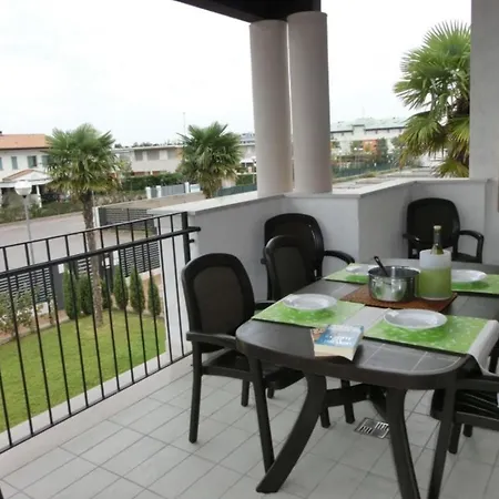 Apartamento Poolside Views From Comfy Bibione