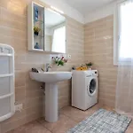 Апартаменты Comfy With Shared Pool Бибионе
