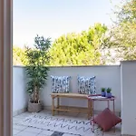 Comfy With Shared Pool Апартаменты *