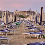 Comfy With Shared Pool Appartement Bibione