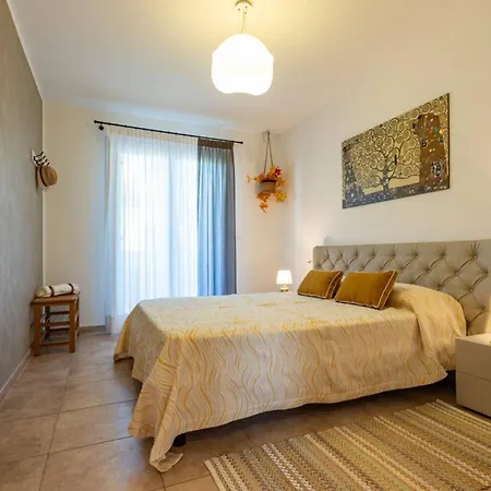 Comfy With Shared Pool Apartment
