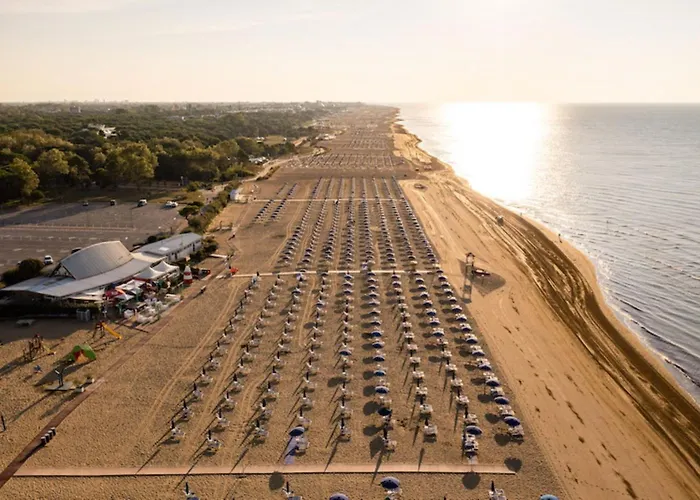 Comfy With Shared Pool Апартаменты Бибионе